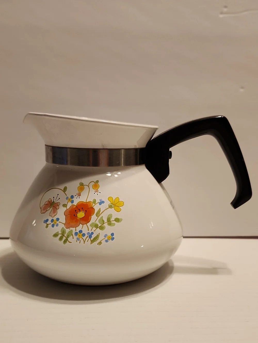 Corningware Vintage Wildflower Floral White Pot with Black Handle 6 Cup P-104